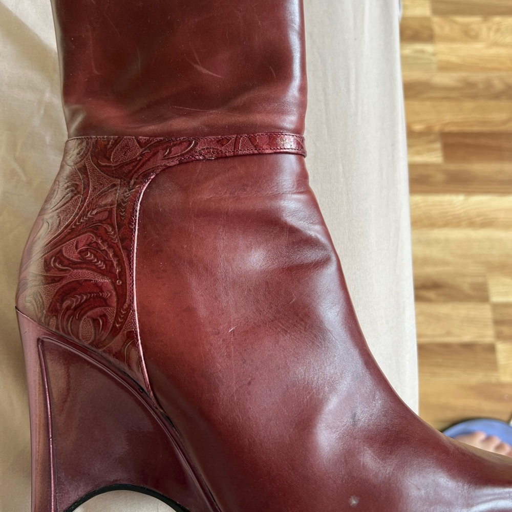Brown Heeled Boots with Decorative Stitching